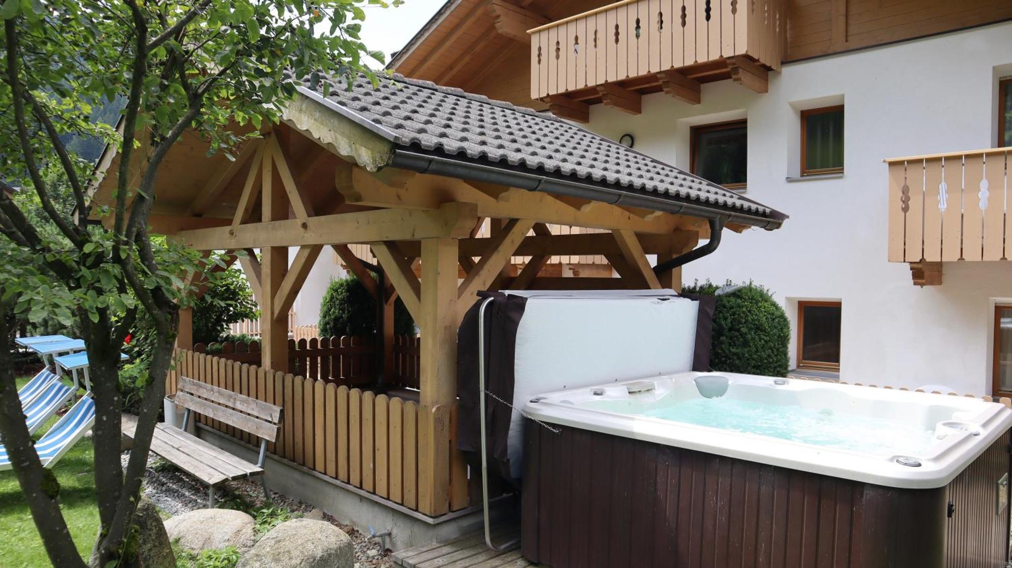 Almhotel Bergerhof Sarentino ภายนอก รูปภาพ
