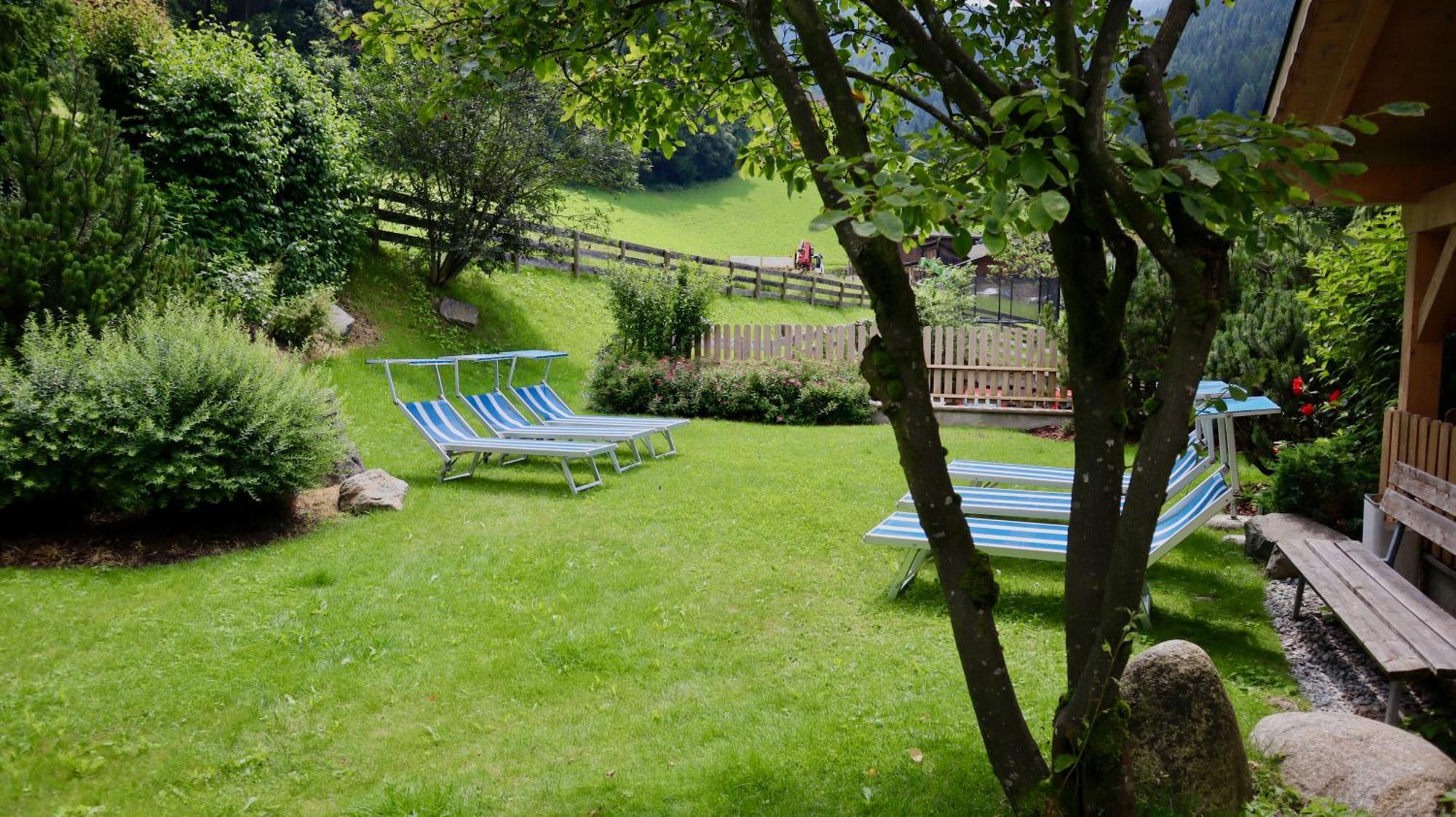 Almhotel Bergerhof Sarentino ภายนอก รูปภาพ